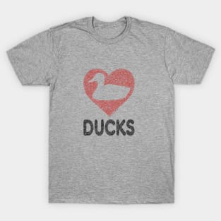 Duck In Red Heart Distressed Circles Design T-Shirt